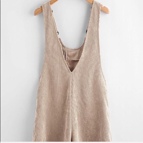 Buttoned Corduroy Romper Overall - Picture 5 of 6
